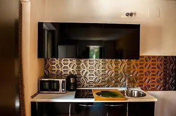 Art Apartment *